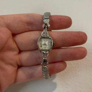 RARE VINTAGE LADIES ELGIN WRIST WATCH W/ DIAMONDS, 907 CALIBER, 17 JEWEL